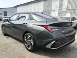 Photo 6 - Hyundai Elantra