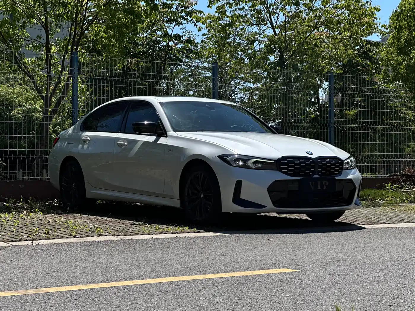 BMW 3 Series 2024 325i M Sport Shadowline Package фото 3