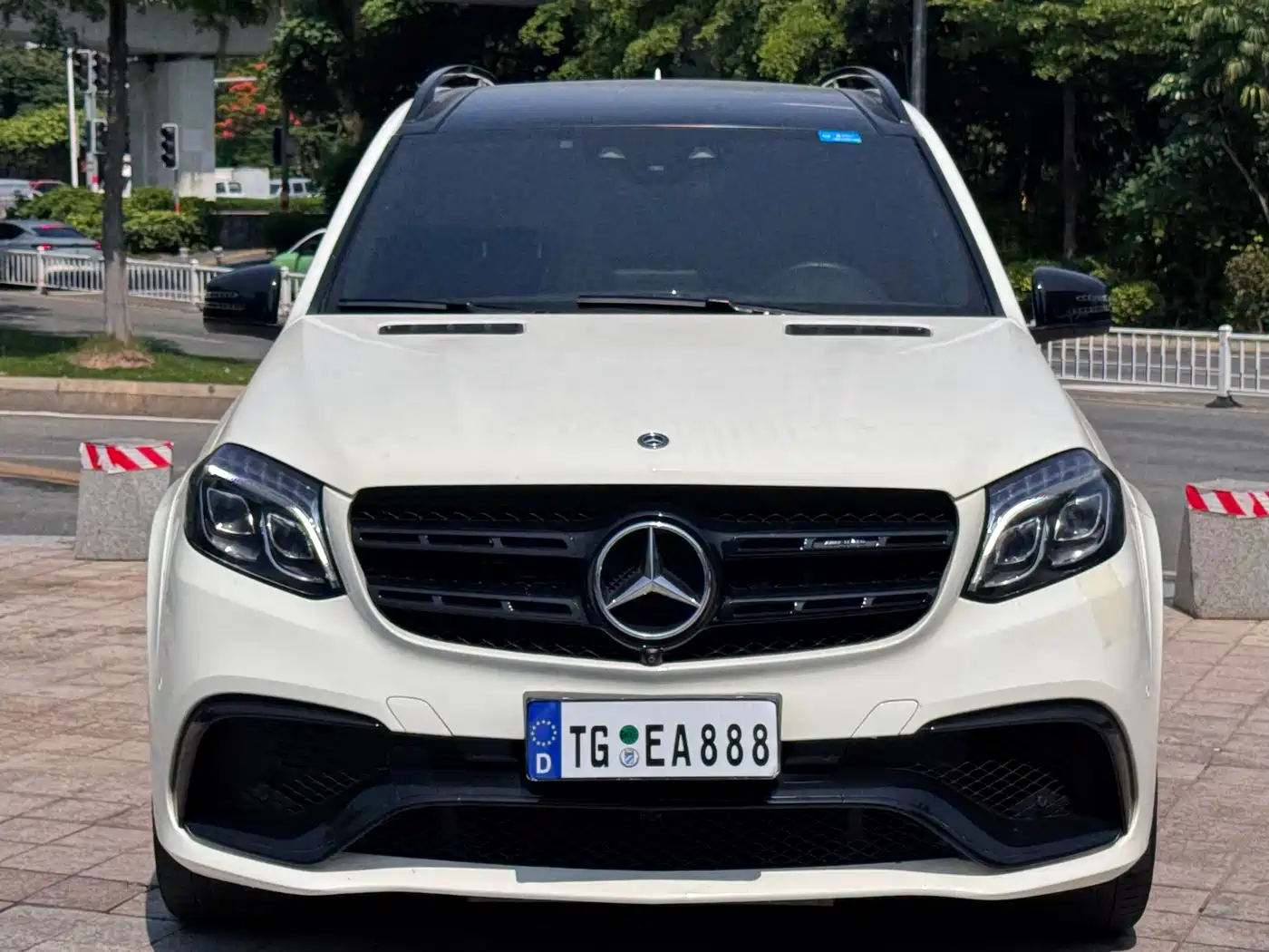 Mercedes-Benz GLS AMG 2017 AMG GLS 63 4MATIC фото 2