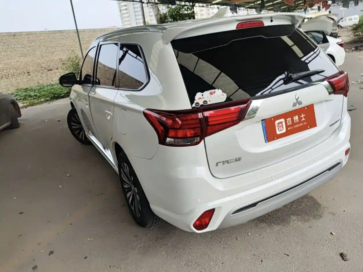 Mitsubishi Outlander 2022 2021 2.0L 2WD Smooth Ride Version 5-Seater