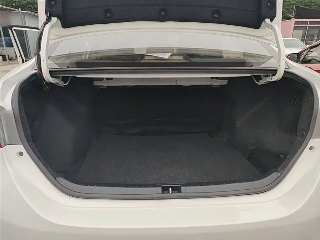 Toyota Corolla 2017 Facelift 1.2T S-CVT GL-i фото 19