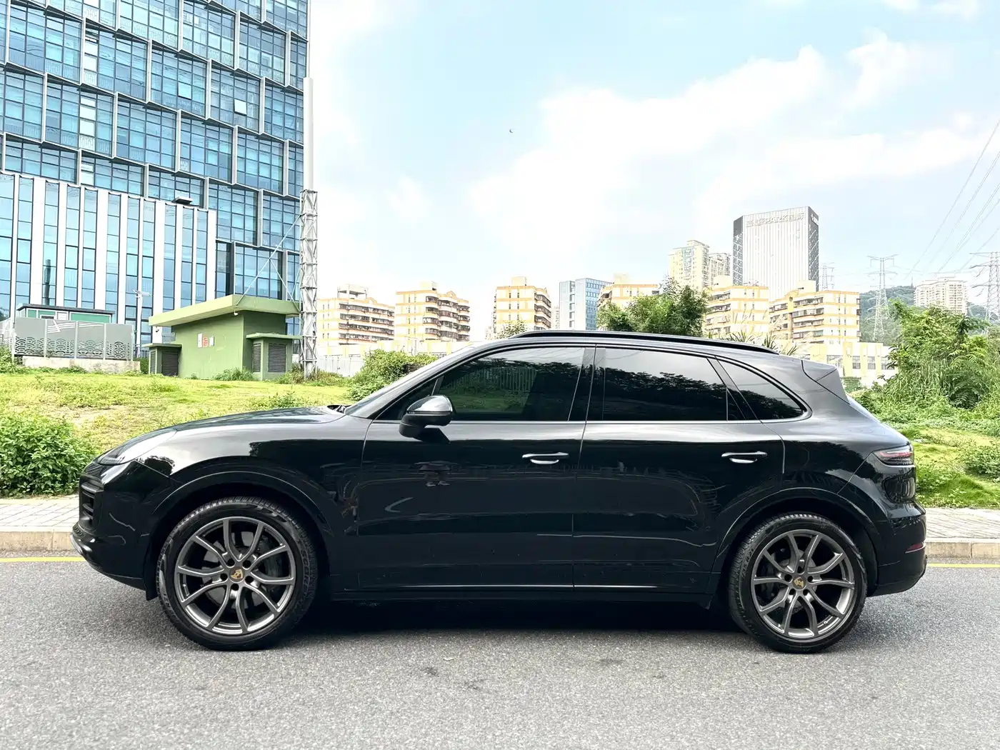 Porsche Cayenne 2023 Cayenne S 2.9T Platinum Edition фото 24