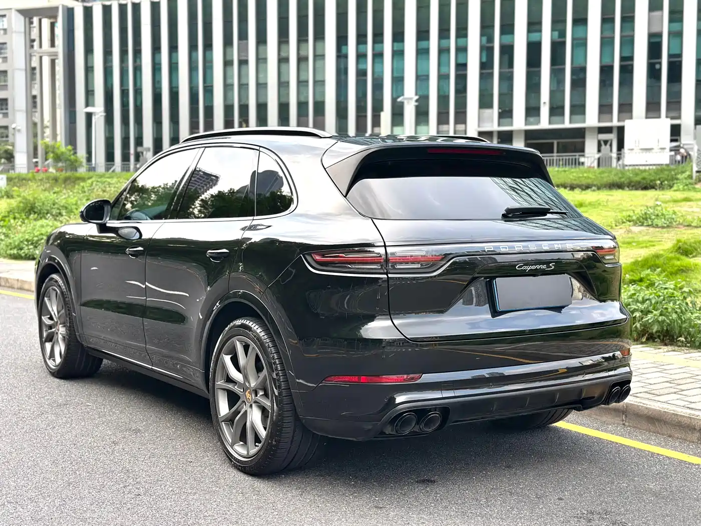 Porsche Cayenne 2023 Cayenne S 2.9T Platinum Edition фото 9