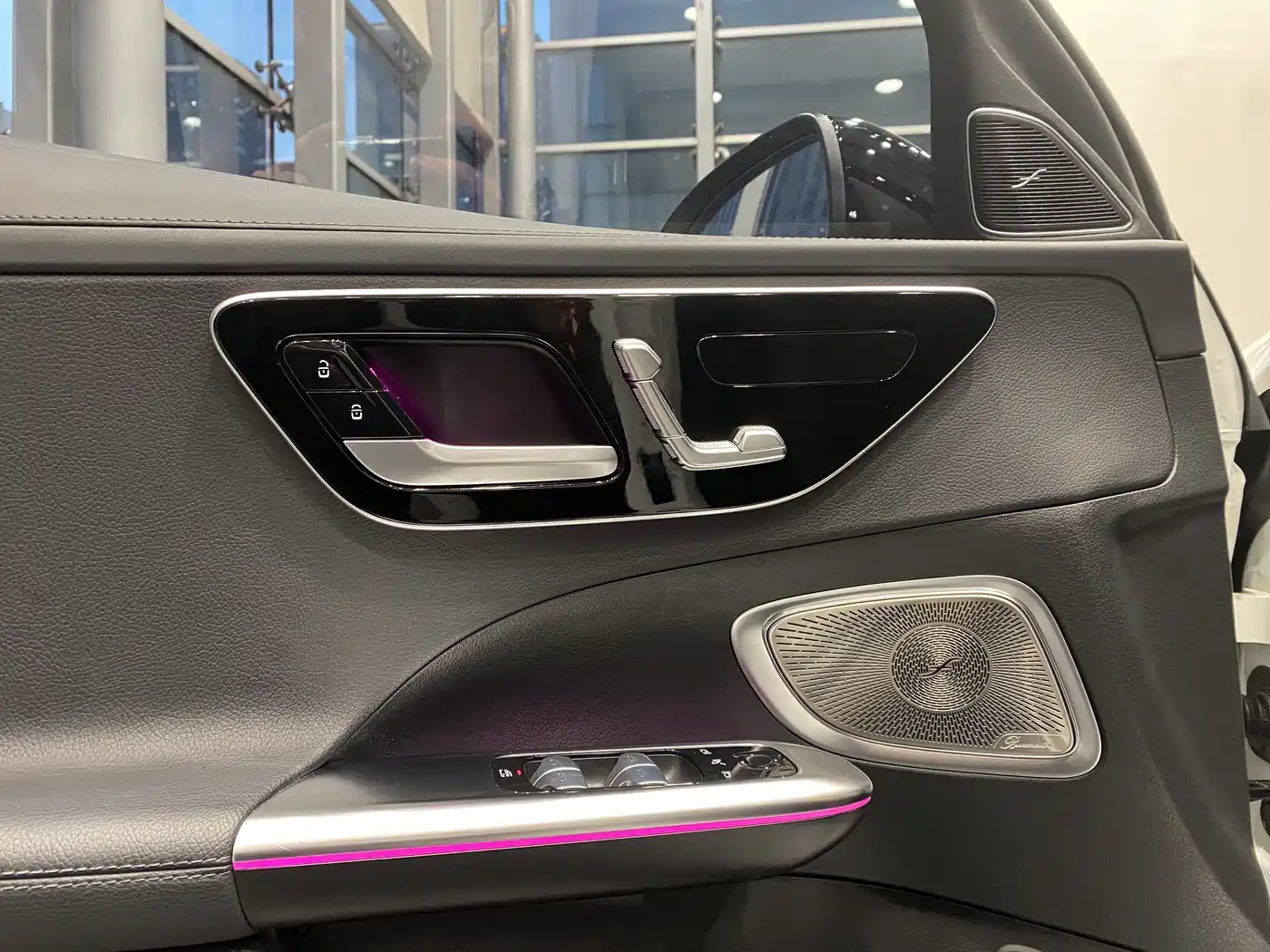 Mercedes-Benz C-Class 2023 Facelift II C 260 L Night Edition фото 4