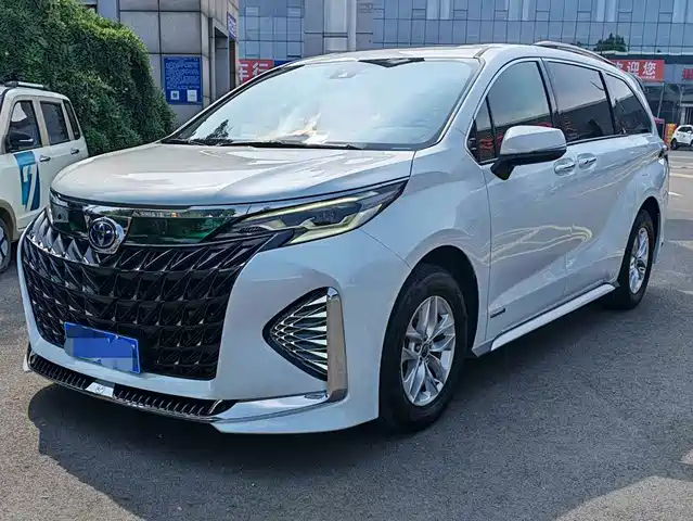 Toyota Granvia 2024