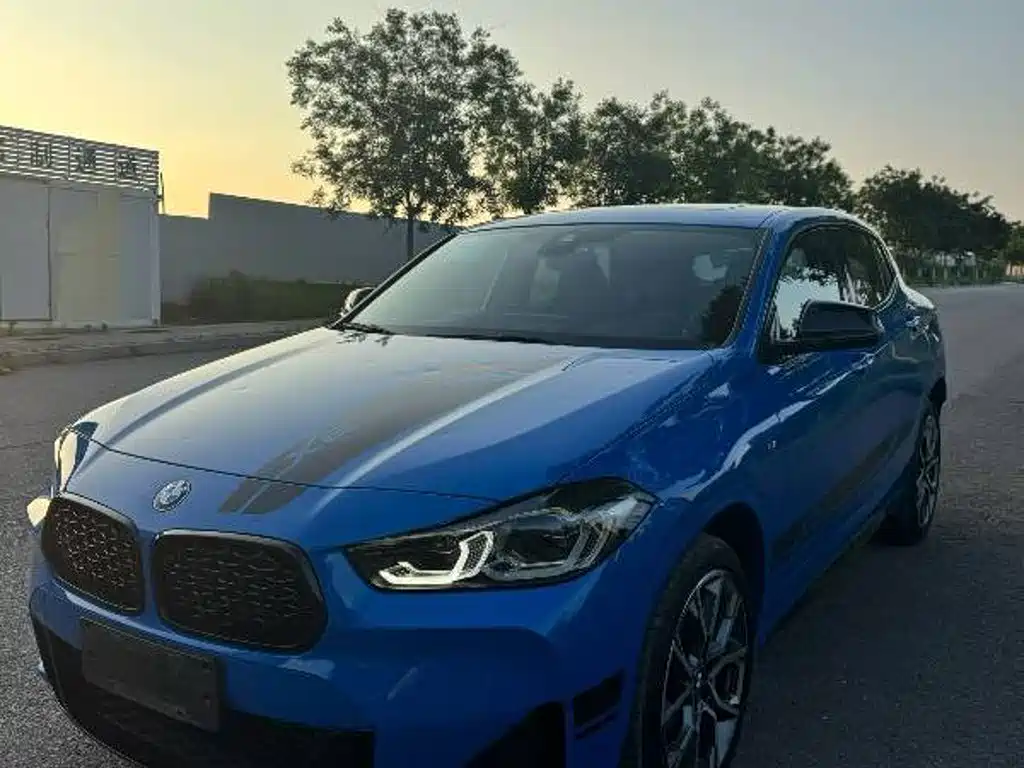 Photo 1 - BMW X2