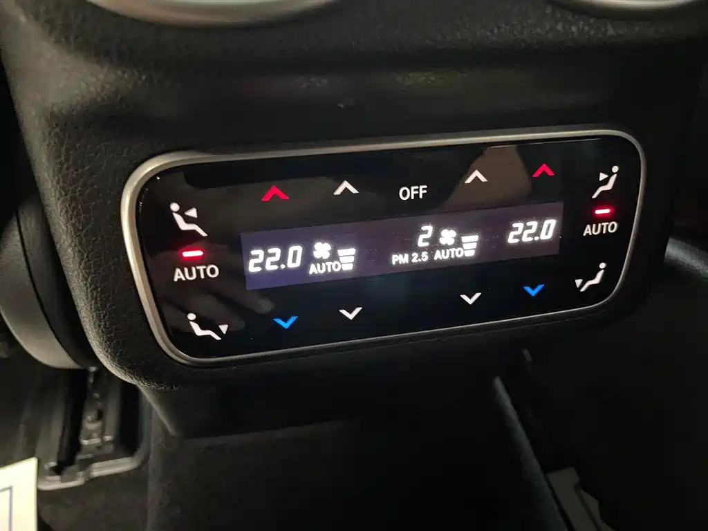 Mercedes-Benz GLC 2023 Facelift GLC 300 L 4MATIC Sport 5-Seater фото 21