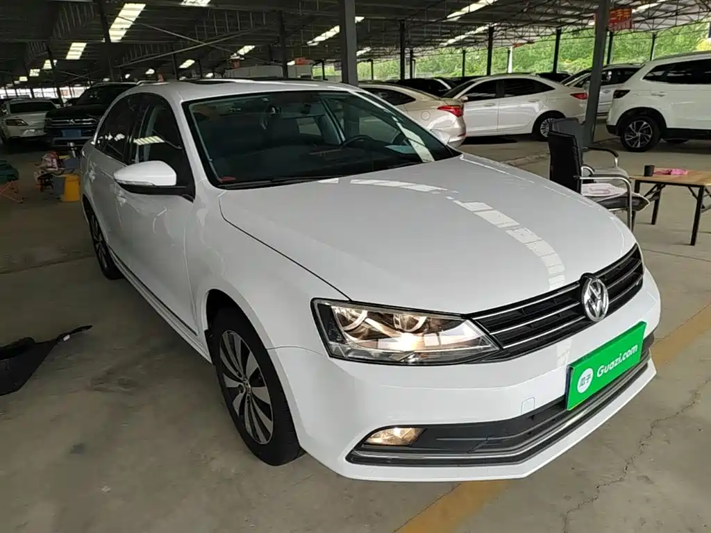 Volkswagen Sagitar 2017 1.6L Automatic Comfort фото 4