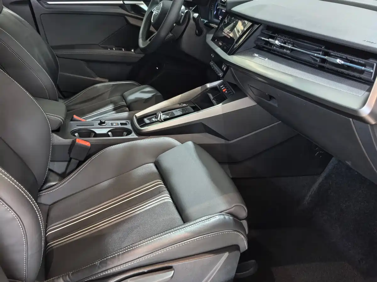 Audi A3 2023 A3L Limousine 35 TFSI Fashion Sport фото 9