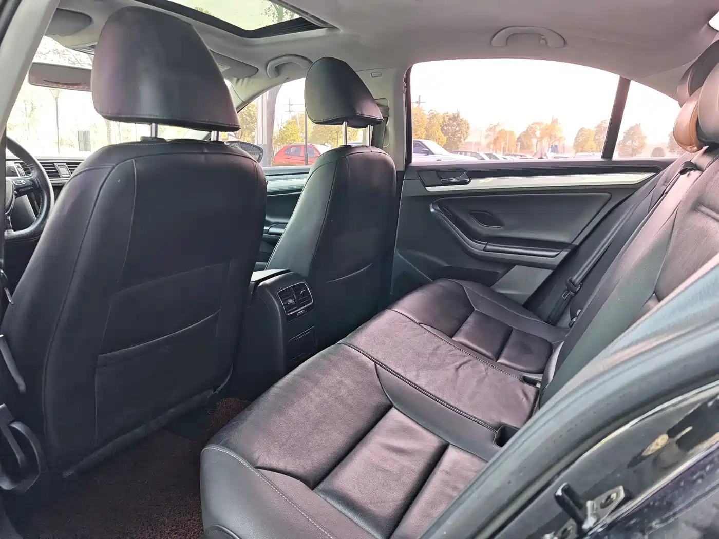 Volkswagen Sagitar 2017 1.6L Automatic Comfort фото 5