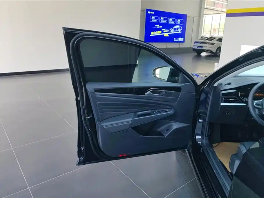 Volkswagen Passat 2024 280TSI Business Edition фото 7