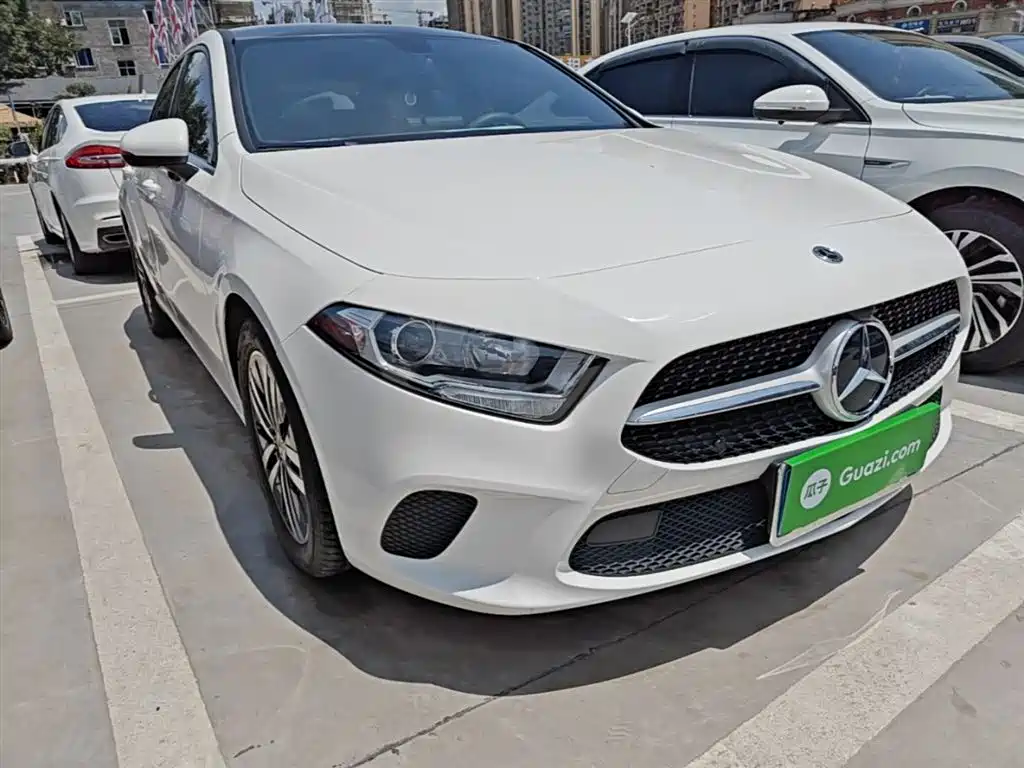 Mercedes-Benz A-Class 2022 A 180 L фото 4