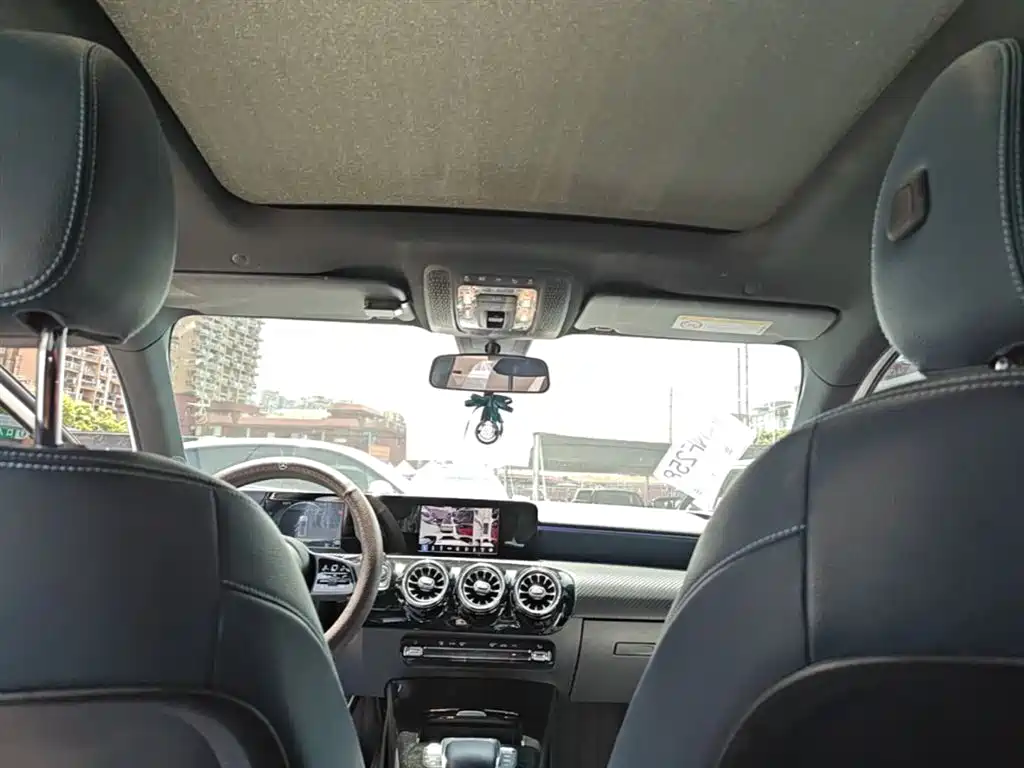 Mercedes-Benz A-Class 2022 A 180 L фото 18