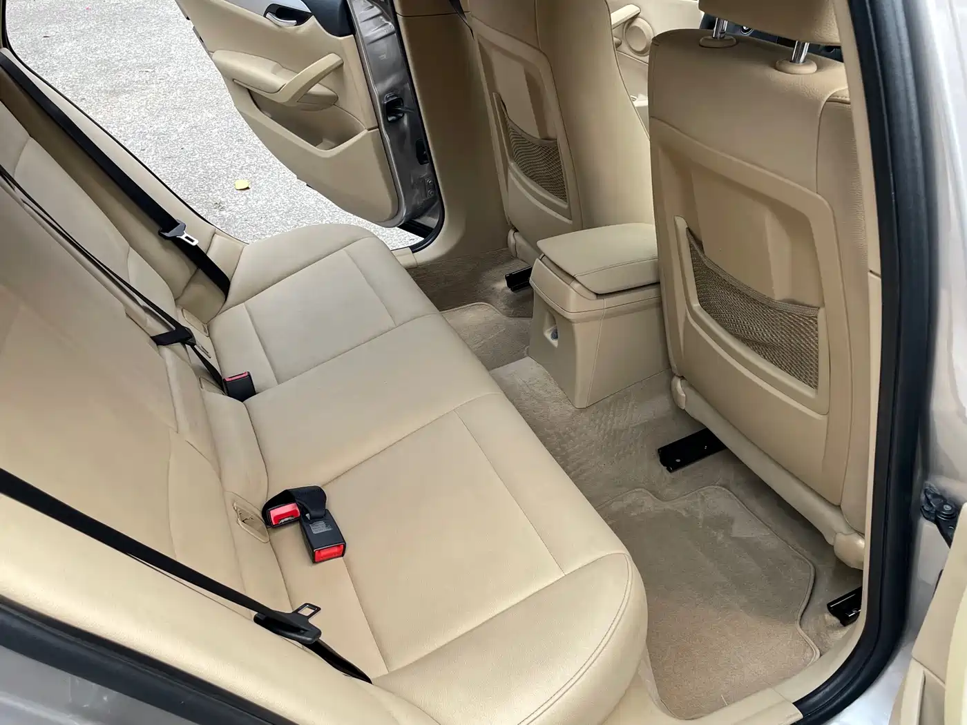 BMW X1 2012 sDrive20i Leading Model фото 11