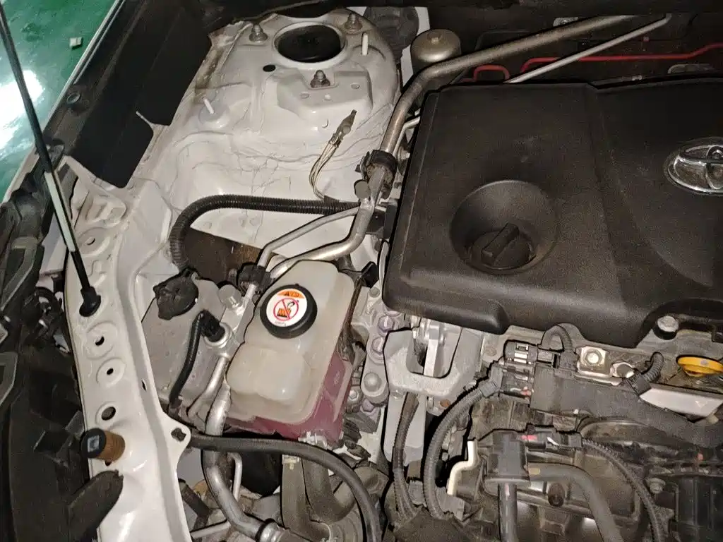 Photo 21 - Toyota RAV4 Rongfang