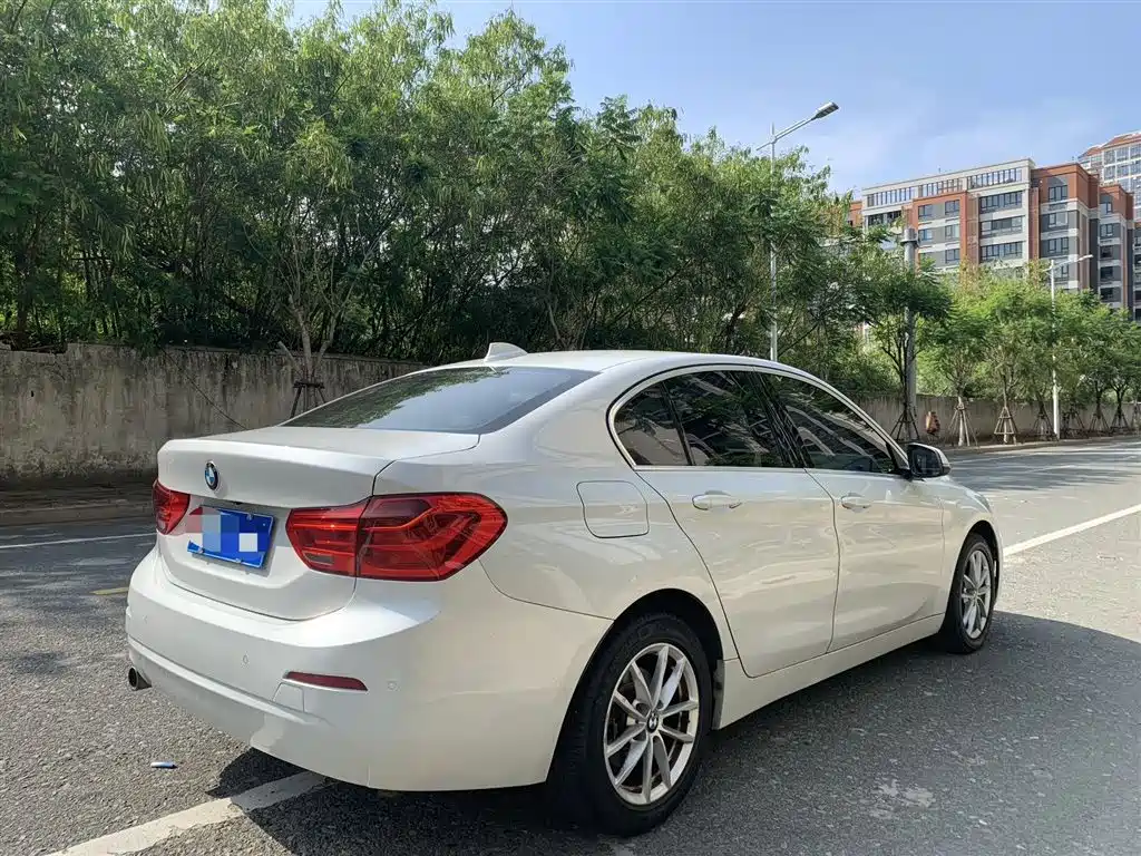 BMW 1 Series 2019 118i Fashion Edition фото 6