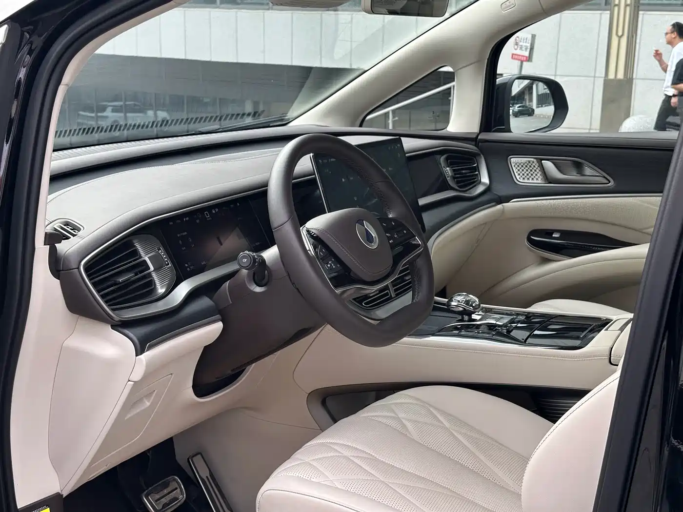 Denza D9 2025 2025 Model DM-i Smart Drive Edition 1020 AWD Flagship