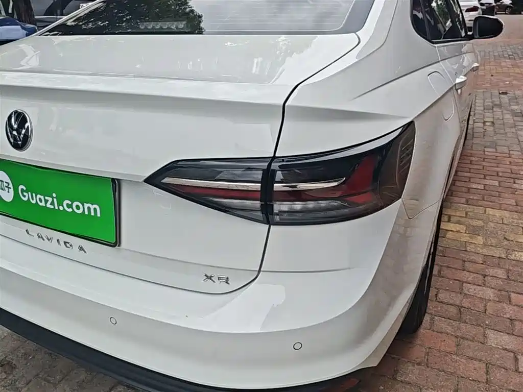 Volkswagen Lavida 2023 New Sharp 1.5L Auto Premium Edition фото 8