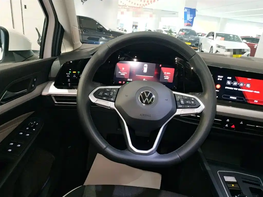 Volkswagen Golf 2023 280TSI DSG Pro фото 11