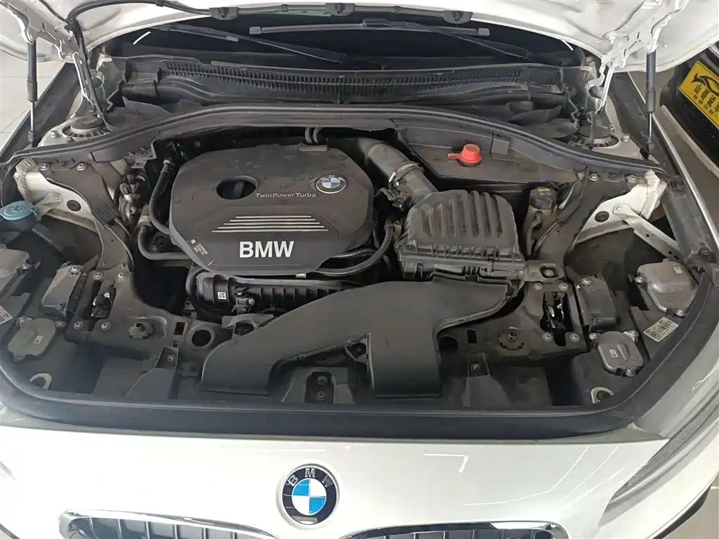 BMW 1 Series 2018 Facelift 118i Sport фото 10