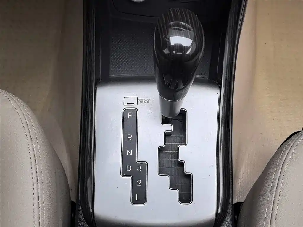 Hyundai Elantra 2011 1.6L Automatic Luxury фото 13