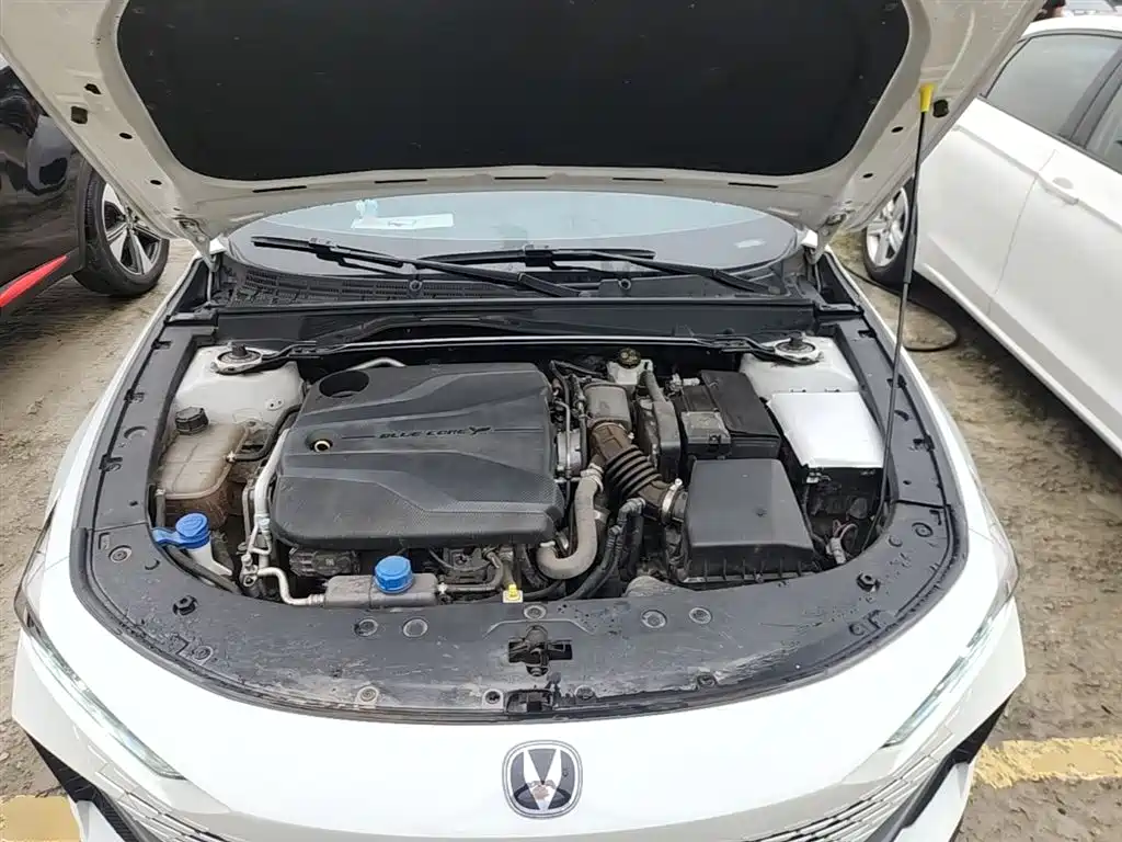 CHANGAN UNI-V