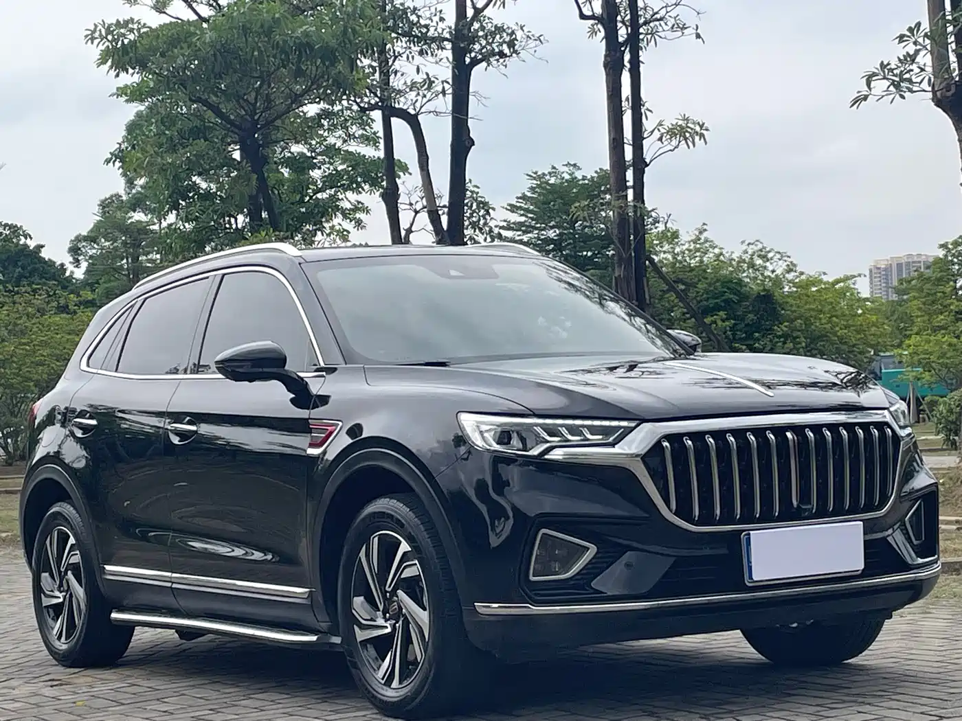 Hongqi HS5 2022 Facelift 2.0T Smart Flag Enjoyment Edition фото 3