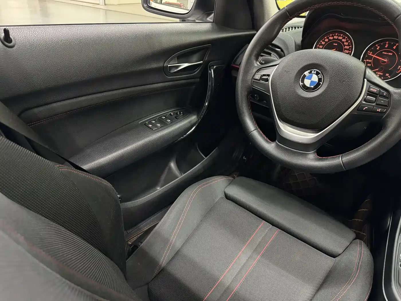 BMW 1 Series (Import) 2015 120i Sport Design Package фото 13