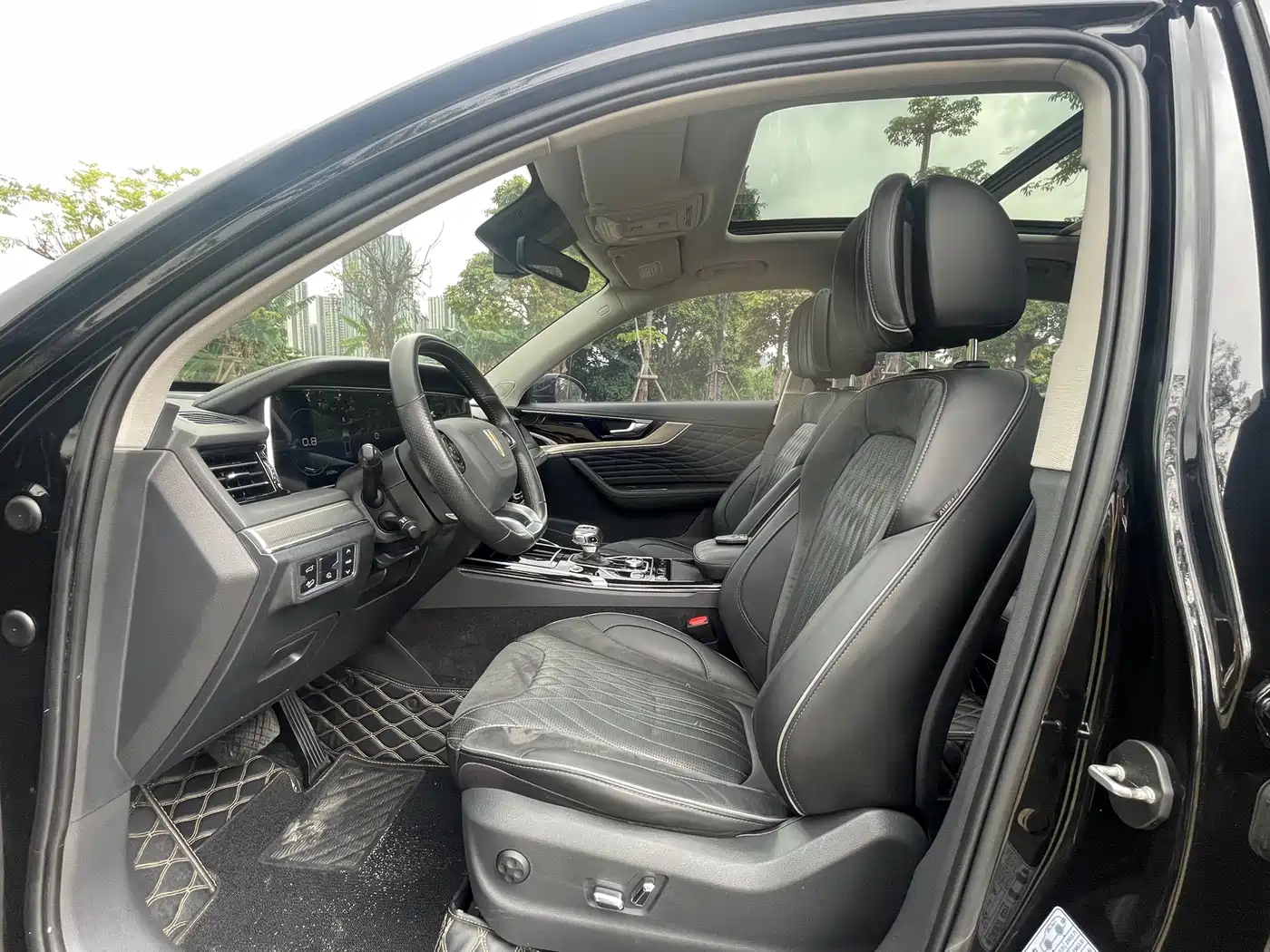 Hongqi HS5 2022 Facelift 2.0T Smart Flag Enjoyment Edition фото 4