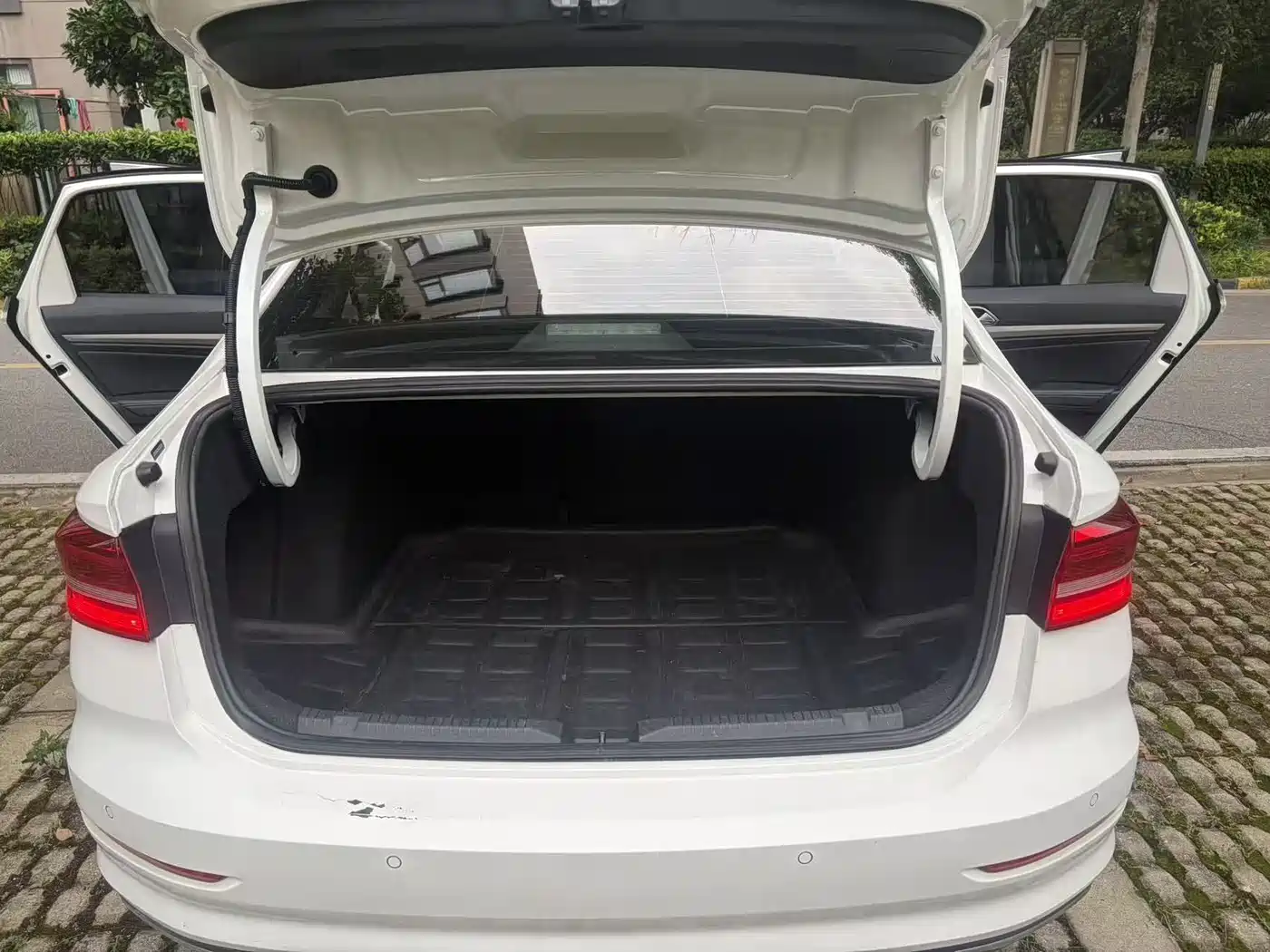 Volkswagen Lavida 2019 1.5L Automatic Comfort Edition China VI фото 11