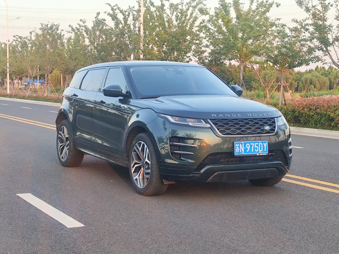 Land Rover Range Rover Evoque 2022 Facelift Range Rover Evoque L 249PS R-Dynamic Luxury фото 3
