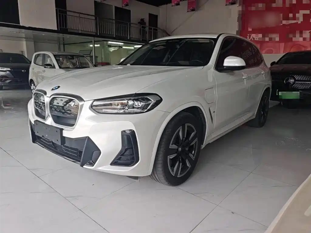 BMW iX3 2022 Facelift Leading Model фото 2