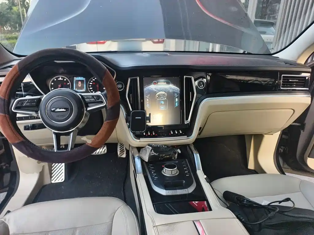 Фото 6 - Zotye T700
