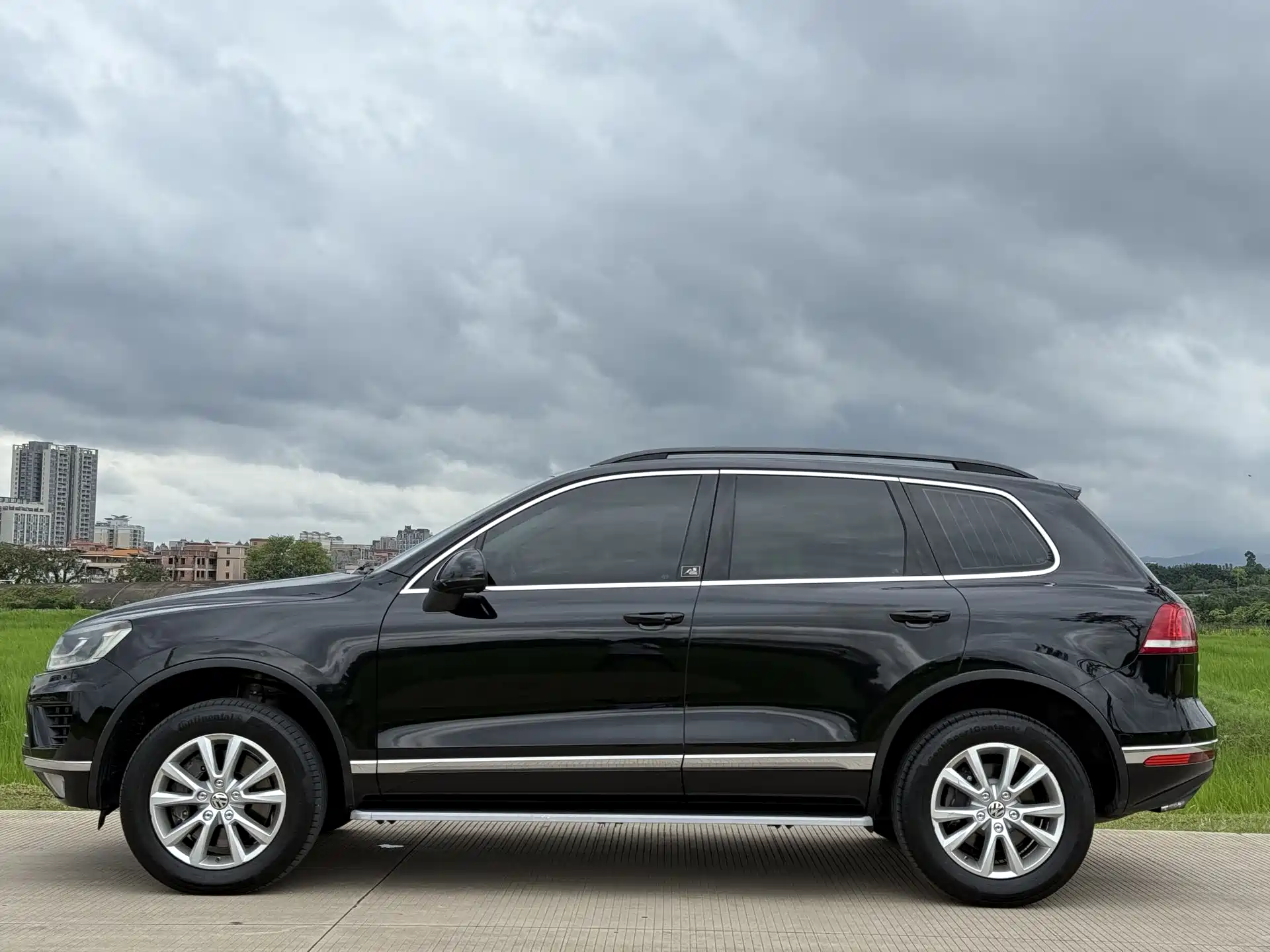 Фото 4 - Volkswagen Touareg