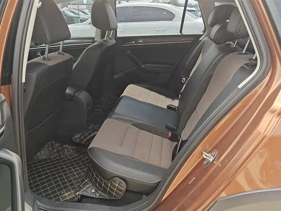 Volkswagen C-TREK 2017 1.6L Automatic Comfort фото 11