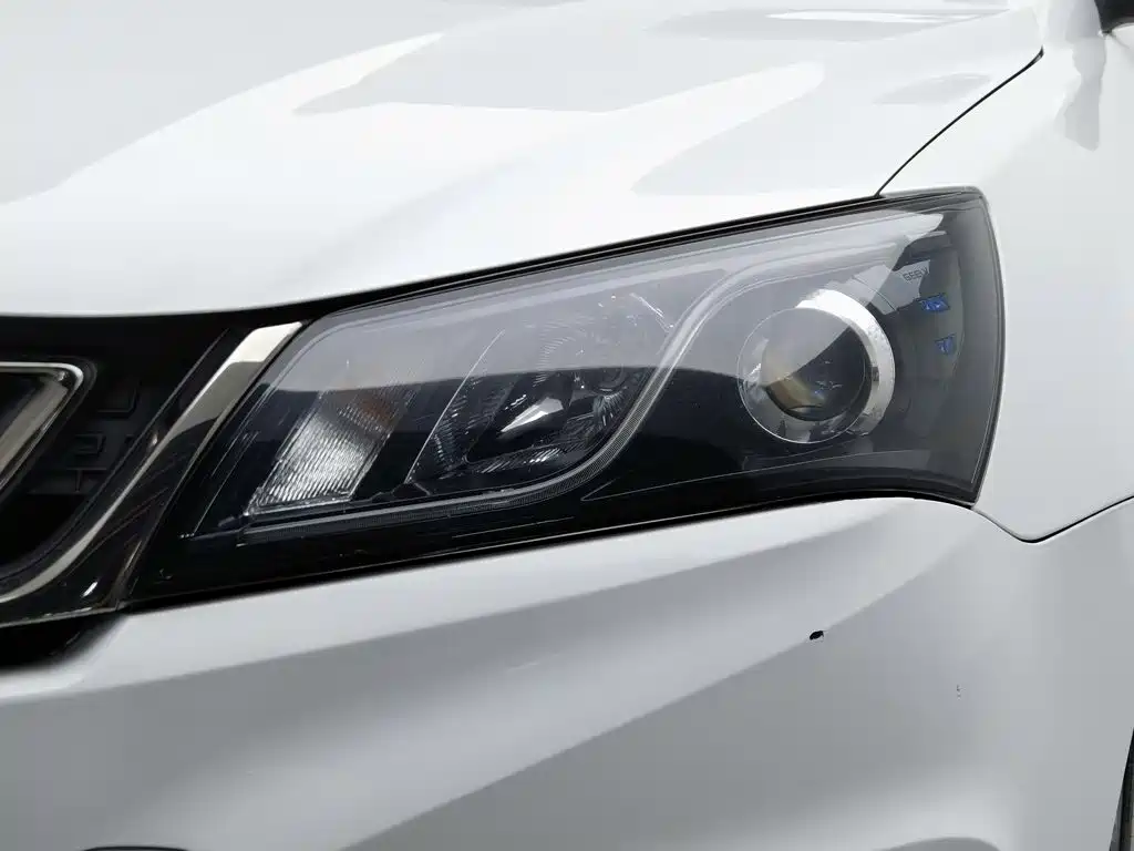 Фото 7 - Geely Emgrand