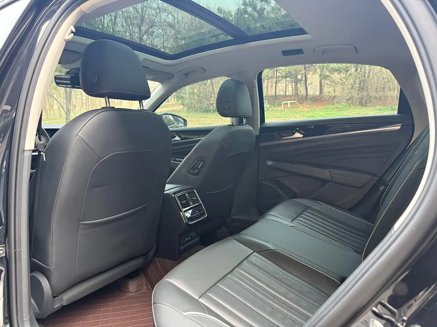 Volkswagen Passat 2023 Facelift 330TSI Starlight Elite Edition фото 6