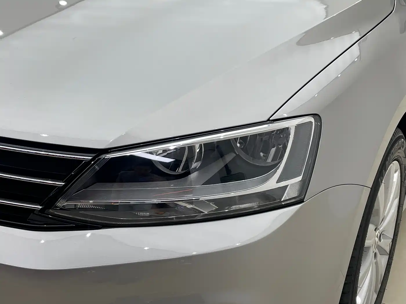 Volkswagen Sagitar 2015 1.6L Automatic Comfort фото 5