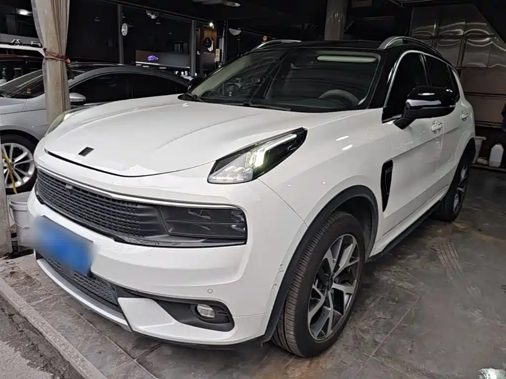 Lynk & Co 01 2017 2.0T AWD Pro фото 2
