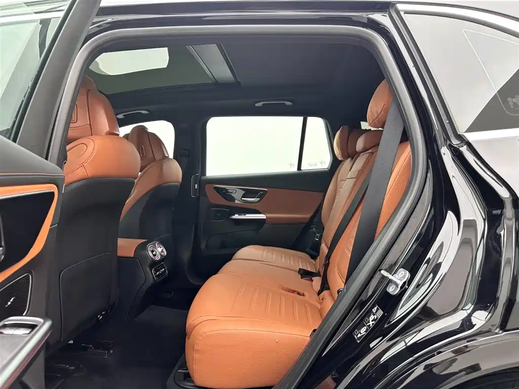 Mercedes-Benz GLC 2024 GLC 300 L 4MATIC Dynamic 7-seater фото 19