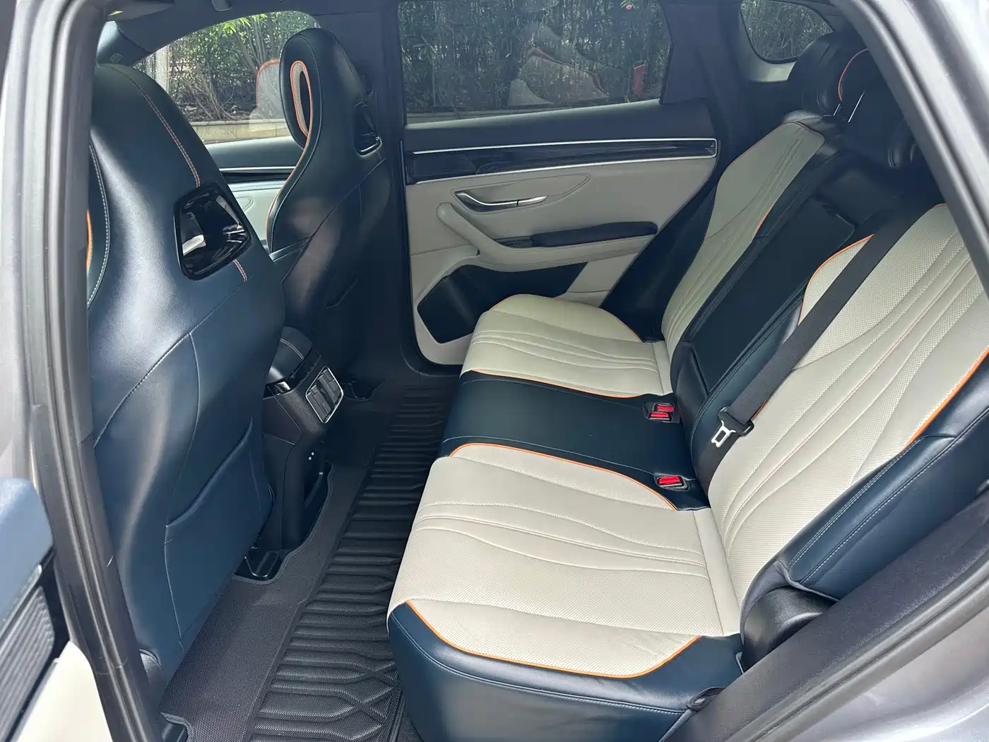 BYD Song PLUS PHEV 2024 Glory Edition DM-i 110km Flagship PLUS фото 31