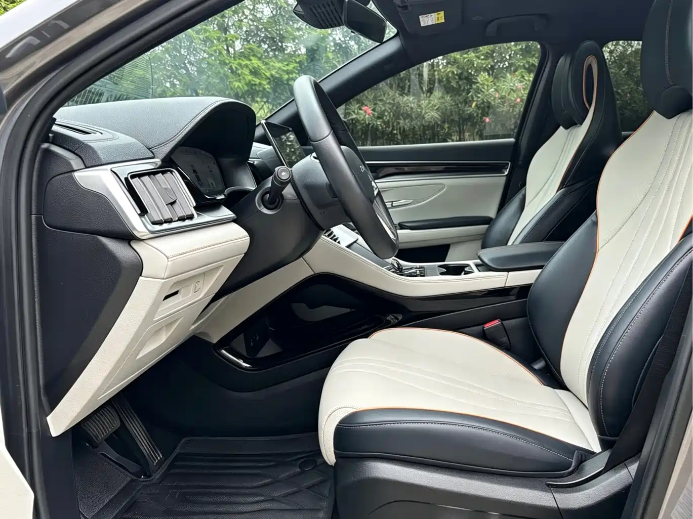 BYD Song PLUS PHEV 2024 Glory Edition DM-i 110km Flagship PLUS фото 21