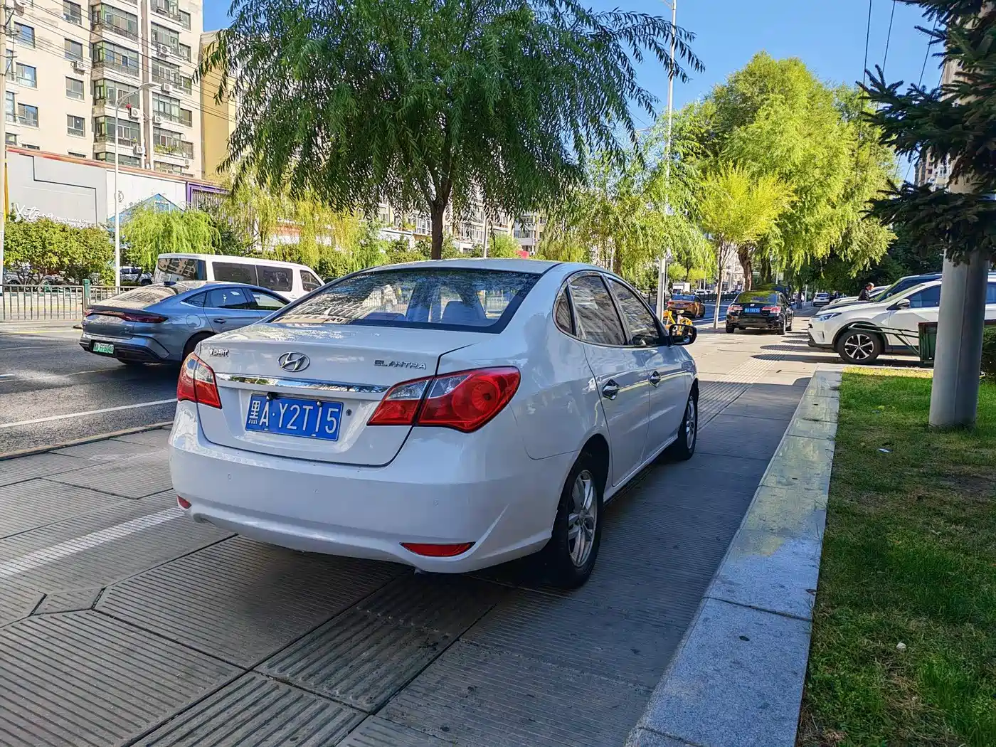Hyundai Elantra 2011 1.6L Automatic Luxury фото 6