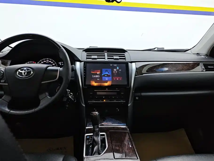 Toyota Camry 2016 2.0G 10th Anniversary Leading Edition фото 13