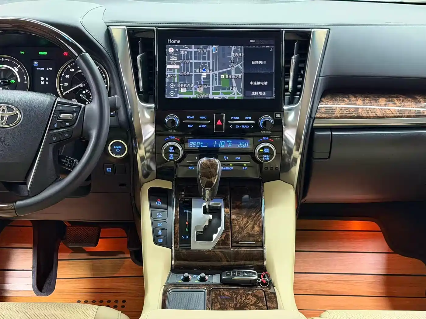 Toyota Alphard 2020 Hybrid 2.5L Luxury Edition фото 16
