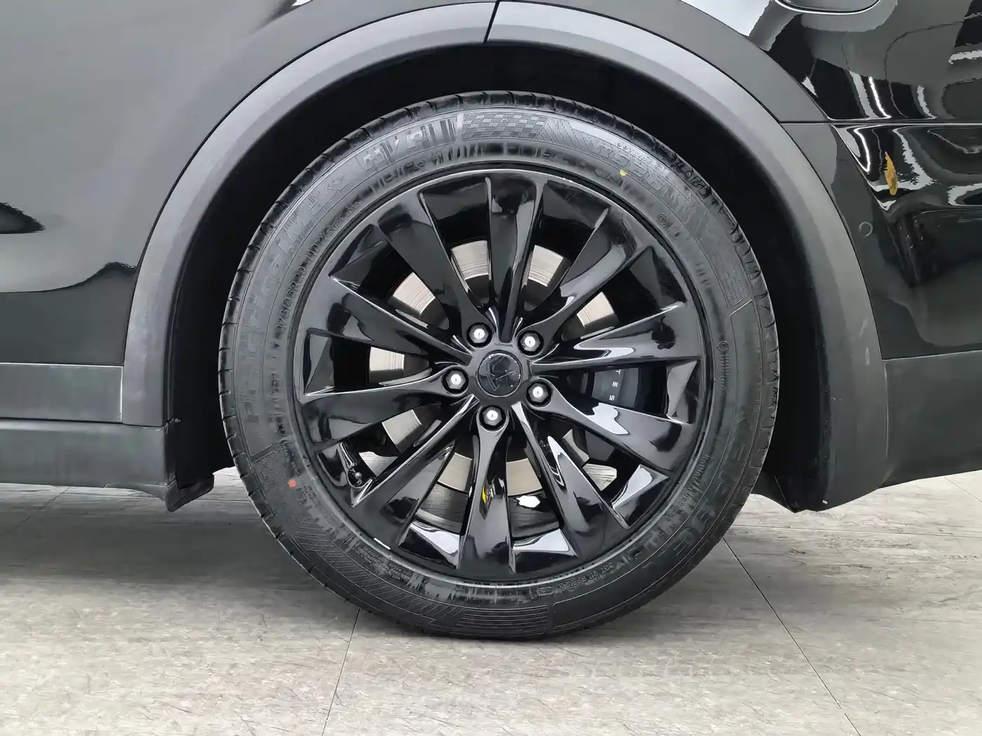 TESLA MODEL X