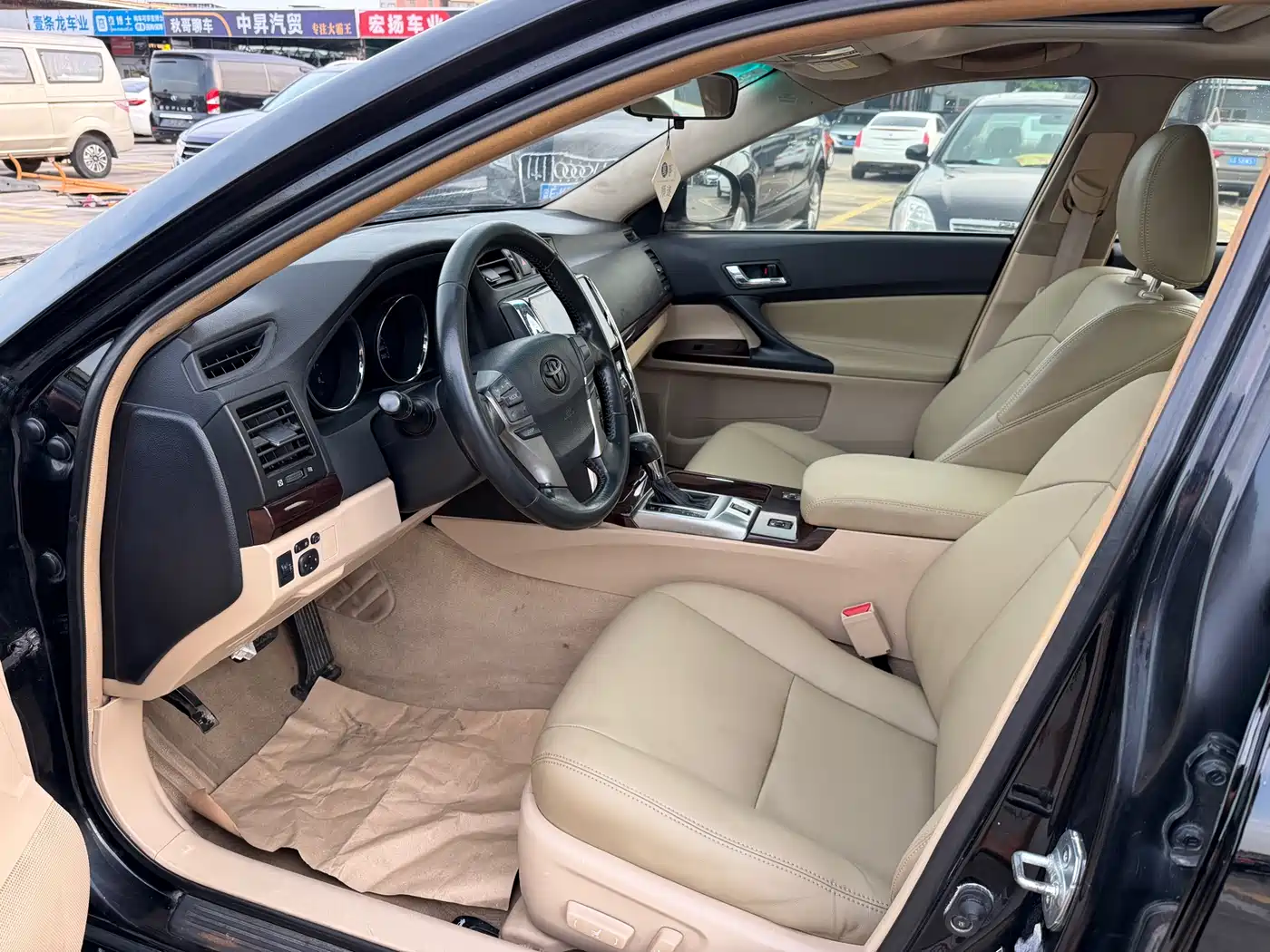 Toyota Reiz 2010 2.5V Elegance Elite Edition фото 8