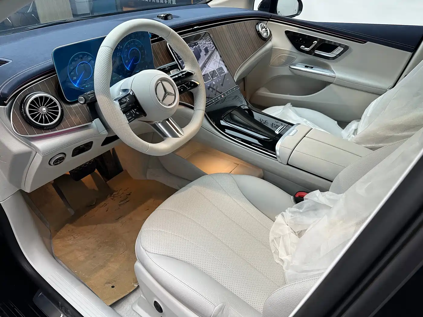 Mercedes-Benz EQE 2025 500 4MATIC Pioneer фото 12