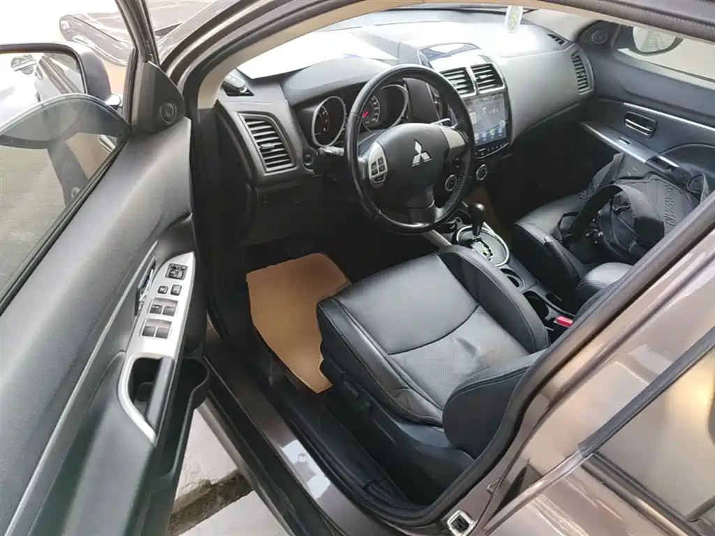 Mitsubishi ASX 2018 2.0L CVT 2WD Premium фото 16