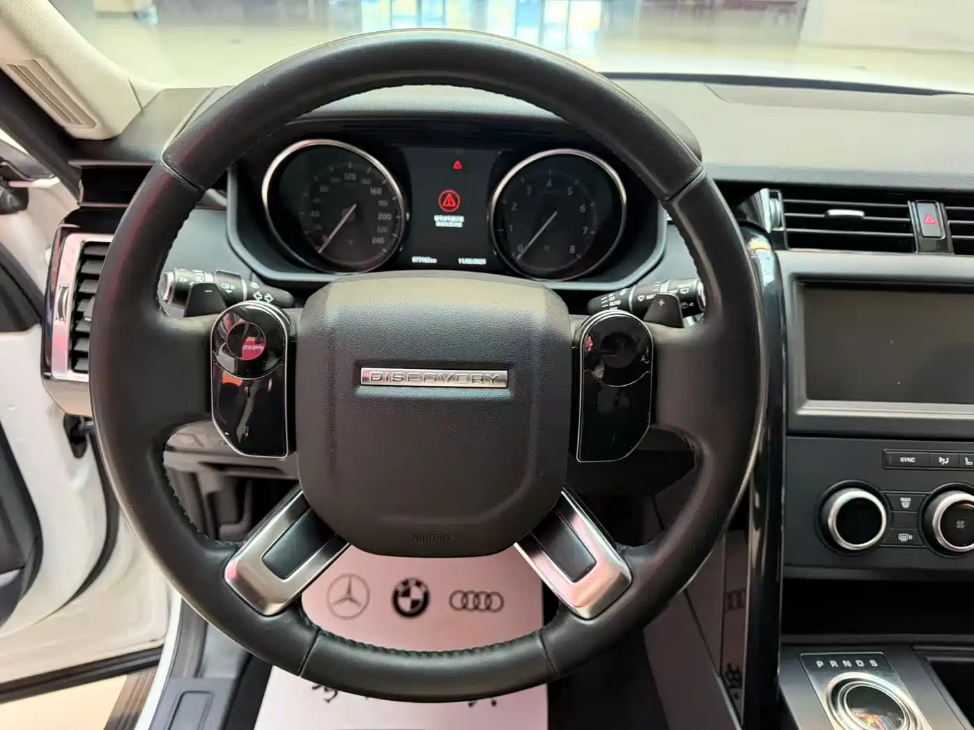 Land Rover Discovery 2018 3.0 SC V6 SE фото 16